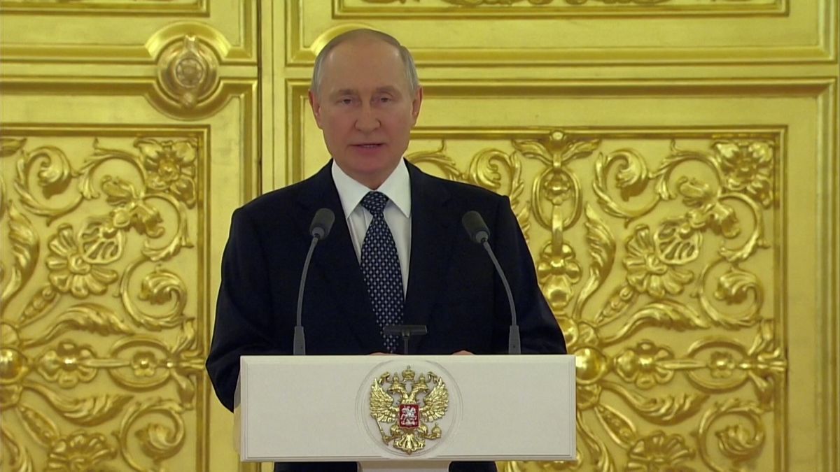 Putin přijal v Kremlu nové velvyslance. Američanku hned začal obviňovat